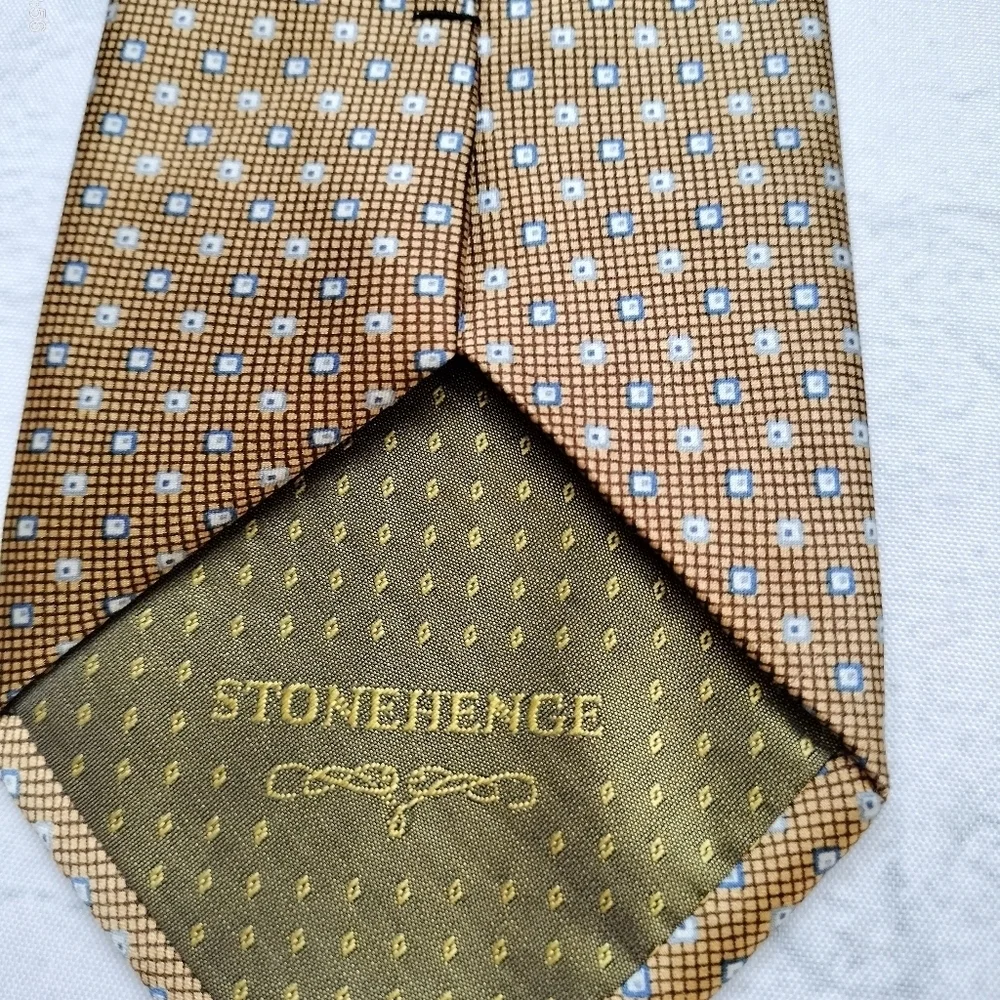 Stonehenge elevate your